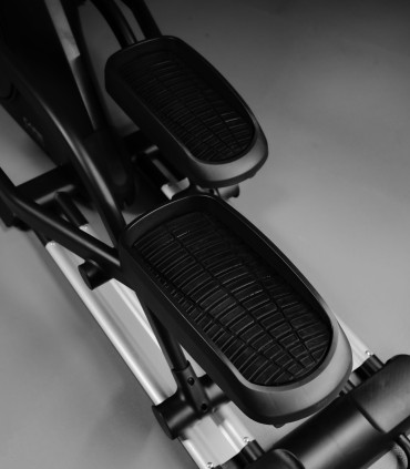 Ellipsentrainer ELLIPTER FD LED selbstversorgt - CARE - vernetzter Ergometer