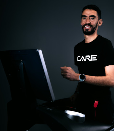 Professionelles Laufband - 25km/h - CARE - CLUB RUNNER TFT-Bildschirm