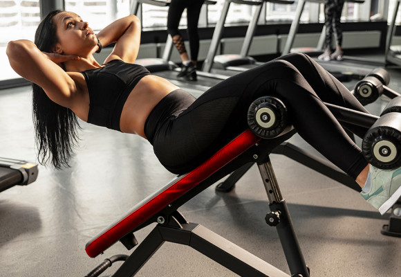 Eine Hantelbank für ein ganzheitliches Krafttraining
